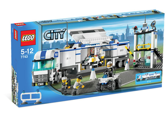 LEGO 7743 Police Command Center