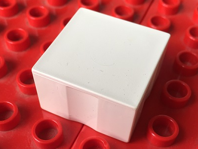 Duplo Tile 2 x 2 x 1 [PLAIN] in White