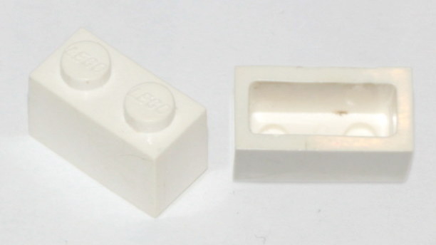Brick 1 x 2 without Bottom Tube in White