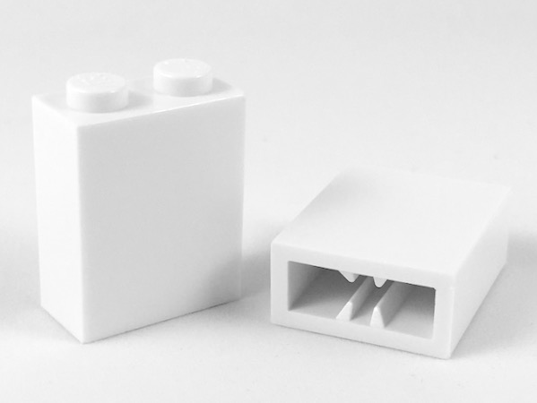 Brick 1 x 2 x 2 with Inside Axle Holder in White