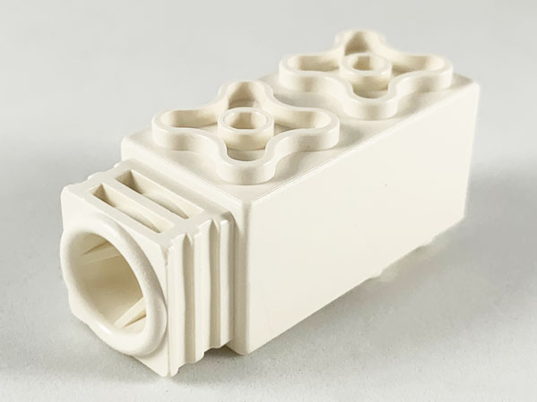 Scala, Building, Support End 2.5 in White