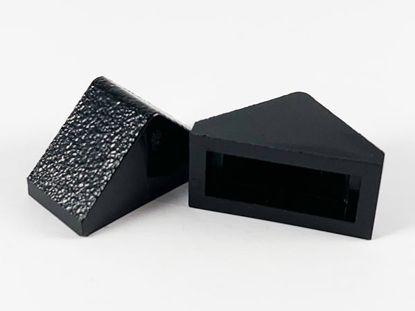 Brick Sloped 45° 2 x 1 Double without Bottom Pin in Black