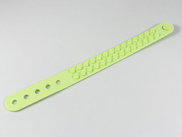 DOTS Bracelet 2 Stud Wide in Yellowish Green