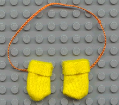 Scala, Mittens, Child in Yellow