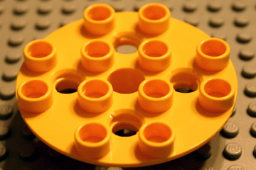 Duplo Turntable 4 x 4 Top in Yellow