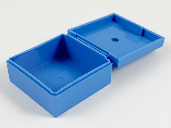 Box 3.5 x 3.5 x 1.3 with Hinged Lid in Medium Blue
