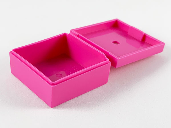 Box 3.5 x 3.5 x 1.3 with Hinged Lid in Dark Pink