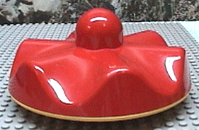 Primo Stacking Base Round Wavy Large, One Top Stud, Rattle with Yellow Base in Red