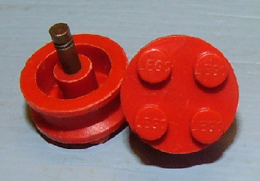 Wheel Old with 4 Studs without inner Side Supports (Old Lego Logo) in Red