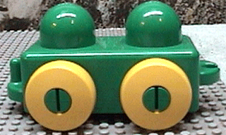 Primo Wheel Base 1 x 2 with Hitches and Yellow Wheels in Green
