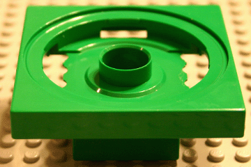 Duplo Turntable 4 x 4 Base in Green
