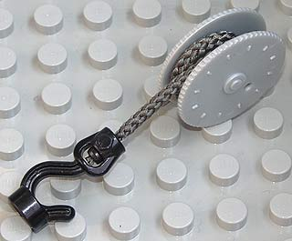 Duplo Winch Drum Narrow High with Dark Bluish Gray String and Black Thin Hook with Stud Case, Rotating in Pearl Light Gray