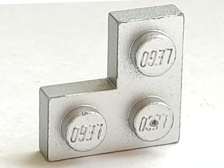 Plate 2 x 2 Corner in Metallic Silver
