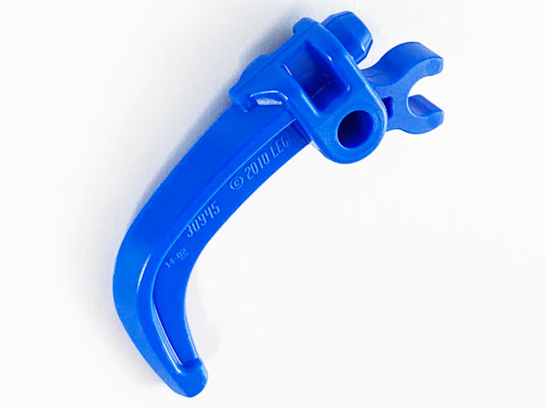 Large Figure Weapon Claw, with Clip in Blue