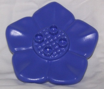 Duplo Plant, Flower 6 x 6 with 4 Top Studs in Medium Violet