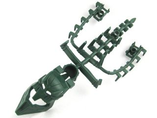Large Figure Mask Piraka, with Flexible Spine and Arm Covers, Zaktan in Dark Green