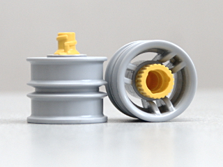 Duplo Toolo Wheel with Action Wheeler Screw Short in Light Bluish Gray