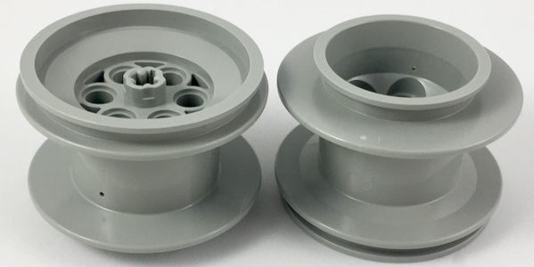 Wheel 68.8 x 40 Balloon Large in Light Gray
