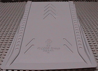 Baseplate Raised Ramp 16 x 16 x 2 1/3 in Light Gray