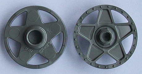 Wheel Cover 5 Spoke Thick with Edge Bolts in Flat Silver