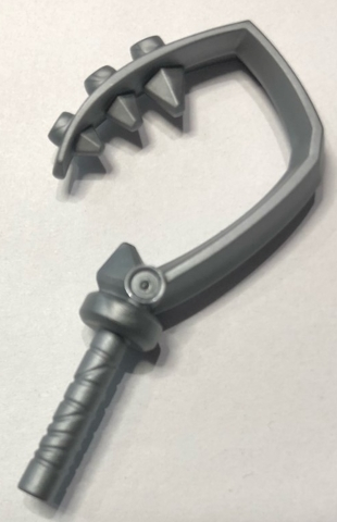 Weapon Hook with 3 Spikes in Flat Silver