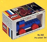 LEGO 042 Jumbo Brick Pull Toy