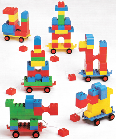 LEGO 1040-3 Universal Building Set - Nursery School Through Kindergarten (Universal Set for boys and girls from 1 1/2 years)