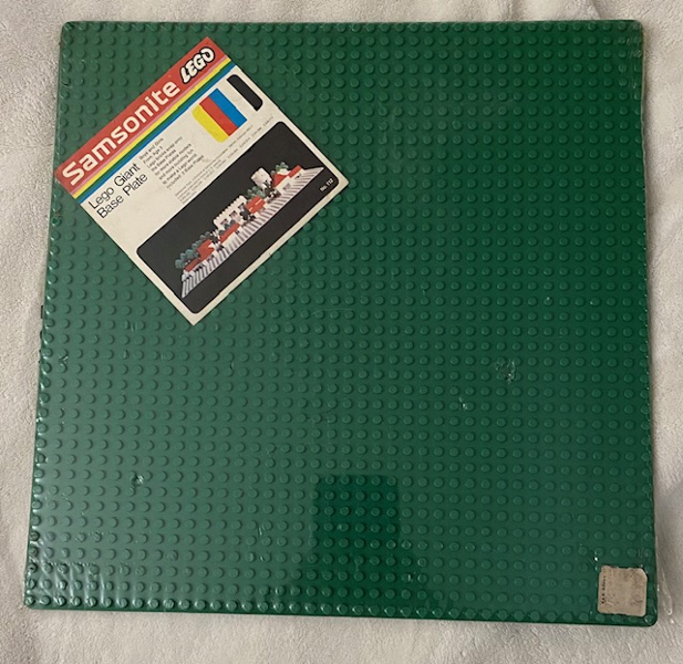 LEGO 112-3 2 40 x 40 Baseplates