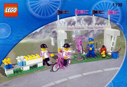 LEGO 1198 Service Team - 2 Bikers with Service Tools