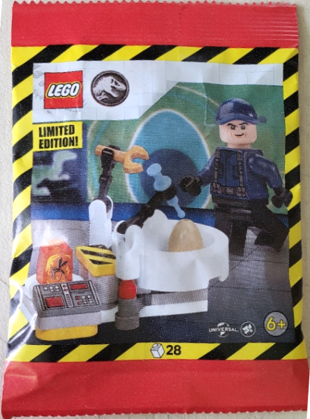 LEGO 122509 Ranger with Laboratory paper bag
