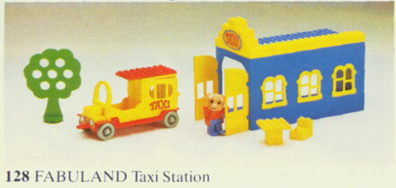 LEGO 128 Taxi Station