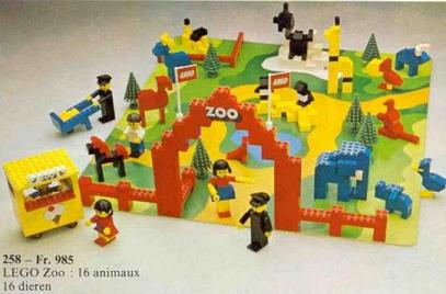 LEGO 258 Zoo with Baseboard