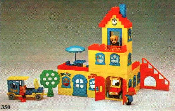 LEGO 350-3 Town Hall with Leonard Lion & Friends
