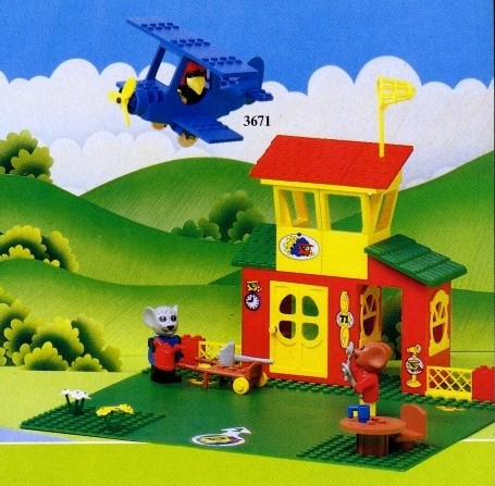 LEGO 3671 Airport