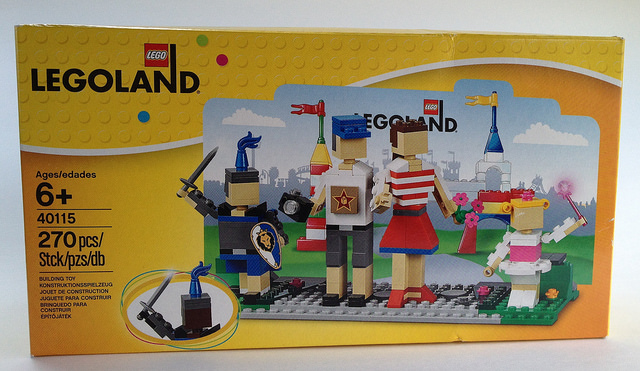 LEGO 40115 LEGOLAND Entrance with Family