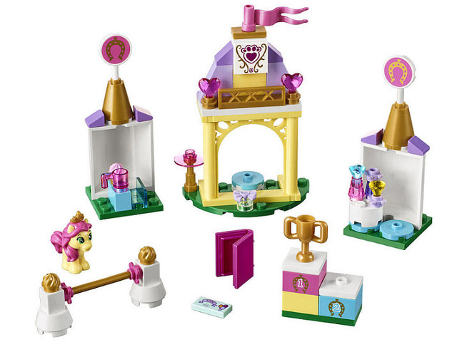 LEGO 41144 Petite's Royal Stable
