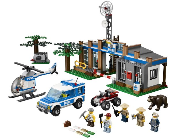 LEGO 4440 Forest Police Station