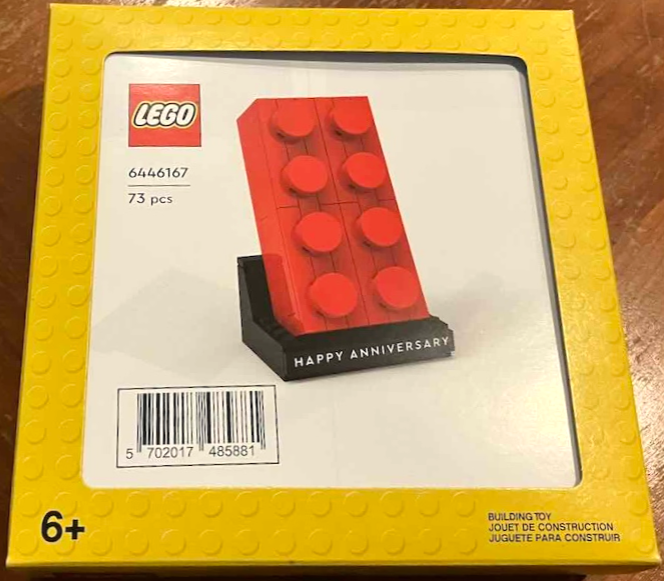 LEGO 5007594 Red Brick - LEGO Store Anniversary Set