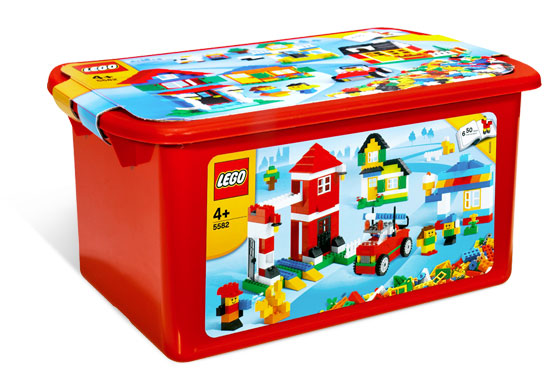 LEGO 5582 Ultimate Town Building Set