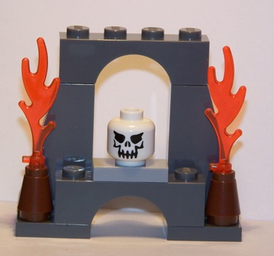 LEGO 6299-24 Advent Calendar 2009, Pirates (Day 23) - Brick Arch with Fire and Skull