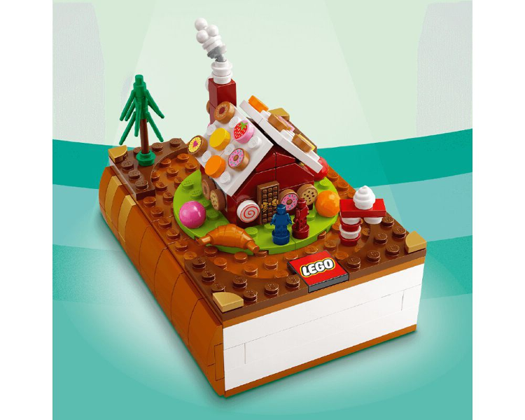 LEGO 6384696 Bricktober Fairy Tale Set 1/4 - Hansel and Gretel (2021 Toys "R" Us Exclusive)