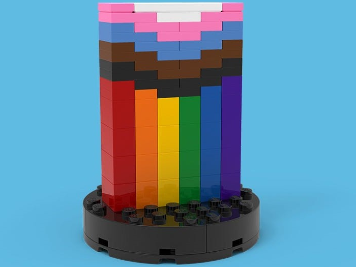 LEGO 6532683 LEGO Brand Store Exclusive Build - Pride Flag