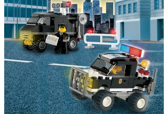 LEGO 7032 Police 4WD and Undercover Van