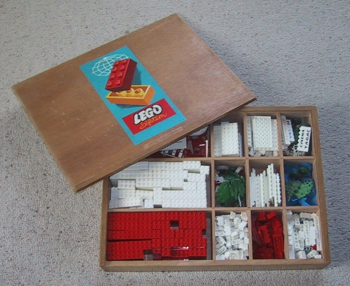 LEGO 710-4 Wooden Storage Box with Contents