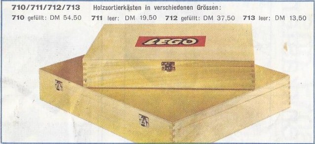 LEGO 712-2 Wooden Storage Box Medium with Contents