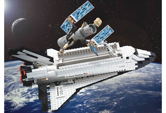 LEGO 7470 Space Shuttle Discovery