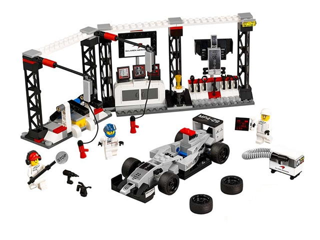 LEGO 75911 McLaren Mercedes Pit Stop