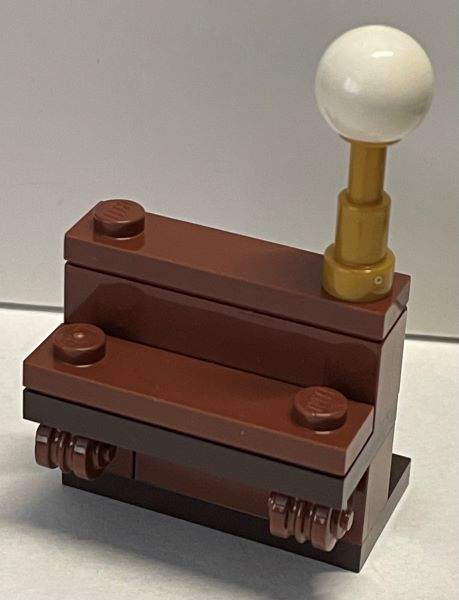 LEGO 76390-11 Advent Calendar 2021, Harry Potter (Day 10) - Gringotts Desk and Lamp
