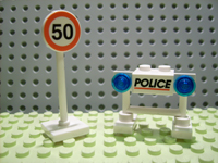 LEGO 7904-18 Advent Calendar 2006, City (Day 17) - Police Barricade and Speed Limit Sign