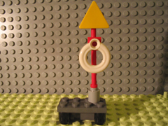 LEGO 7907-12 Advent Calendar 2007, City (Day 11) - Small Dock with Life Preserver